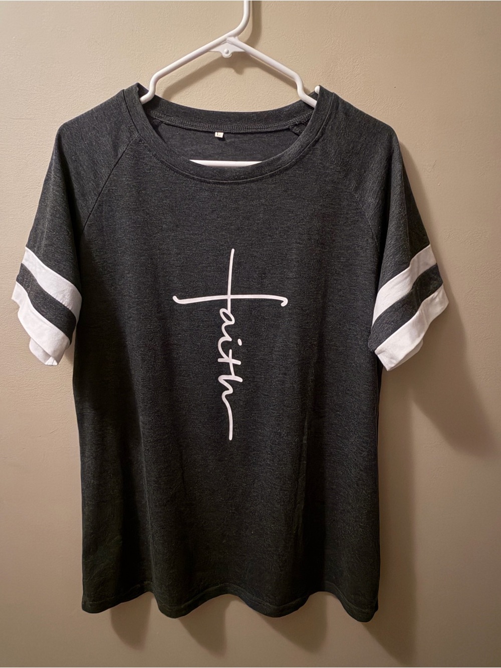 Women's 'Faith' Graphic Short Sleeve Tee - Black with White Trim sz L